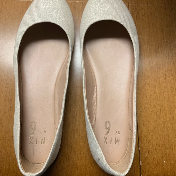 Flats - Picture 1 of 3